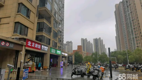 雨花区成熟商圈小区门口头铺品牌超市转让
