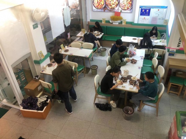 长沙县泉塘水利水电校门口日营业6000饭店优价转让Y572 长沙县泉塘水利水电校门口日营业6000饭店优价转让Y572