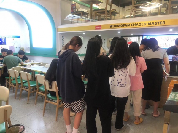 长沙县泉塘水利水电校门口日营业6000饭店优价转让Y572 长沙县泉塘水利水电校门口日营业6000饭店优价转让Y572