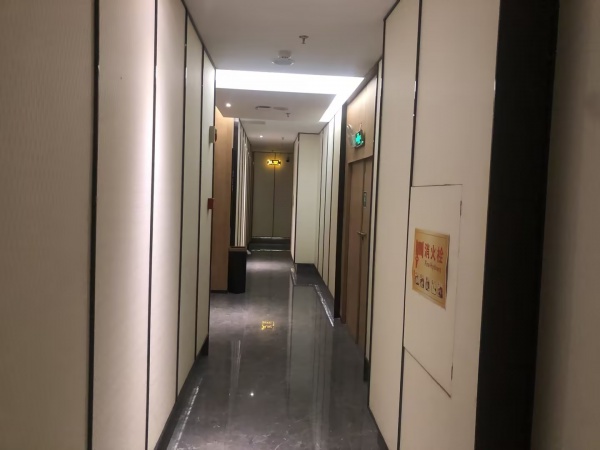 火爆急转!湘腾商业广场大型足浴店整体转让M567 火爆急转!湘腾商业广场大型足浴店整体转让M567