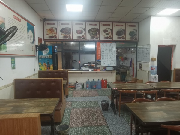 梅溪湖浪琴湾四年老店火爆餐馆优价转让Y5169 梅溪湖浪琴湾四年老店火爆餐馆优价转让Y5169