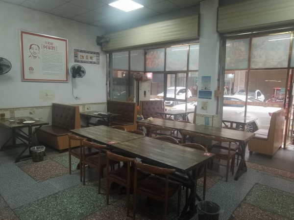 梅溪湖浪琴湾四年老店火爆餐馆优价转让Y5169 梅溪湖浪琴湾四年老店火爆餐馆优价转让Y5169