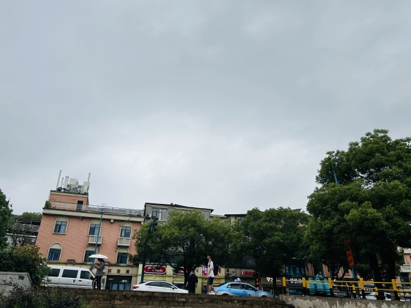 房东直租 岳麓区十万客流大学城麓山南路临街毛坯M5171 房东直租 岳麓区十万客流大学城麓山南路临街毛坯M5171