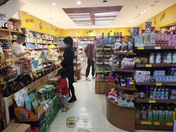 学校门口小区旁边7000营业额品牌零食店转让M5211 学校门口小区旁边7000营业额品牌零食店转让M5211