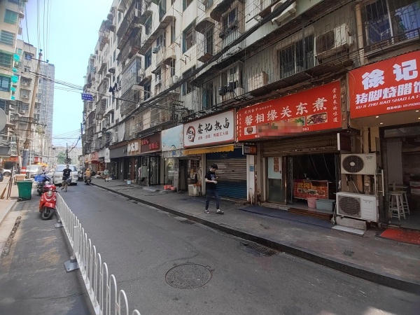 已转)五一广场30平麻辣烫店转让(可空转)d5261 已转)五一广场30平麻辣烫店转让(可空转)d5261