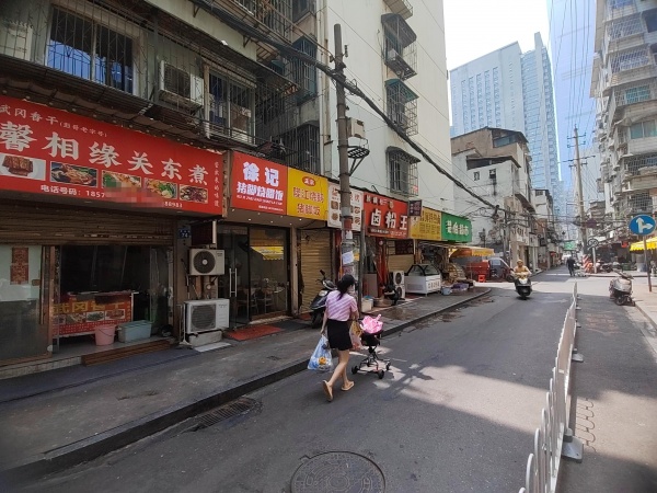 已转)五一广场30平麻辣烫店转让(可空转)d5261 已转)五一广场30平麻辣烫店转让(可空转)d5261