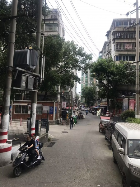已转)3.5万急转雨花区王公塘菜市场30平鸡公煲店d619 已转)3.5万急转雨花区王公塘菜市场30平鸡公煲店d619