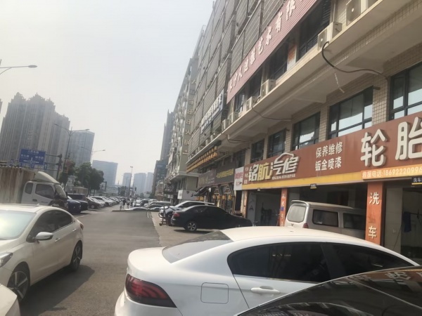 急转!星沙地铁口酒店旁美容美发老店优价无行业限制 m647 急转!星沙地铁口酒店旁美容美发老店优价无行业限制 m647