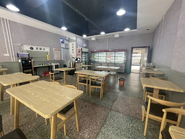 泉塘二期73平麻辣烫店低价转(空空转,无限制)m652 泉塘二期73平麻辣烫店低价转(空空转,无限制)m652