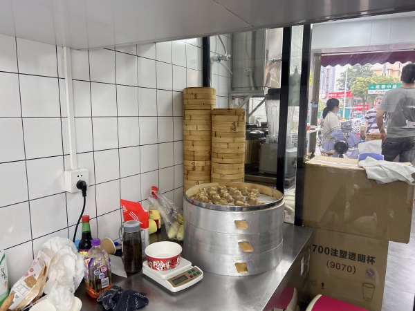 3万急转鑫融国际高档写字楼临街早餐店门面低价优转Y661 3万急转鑫融国际高档写字楼临街早餐店门面低价优转Y661