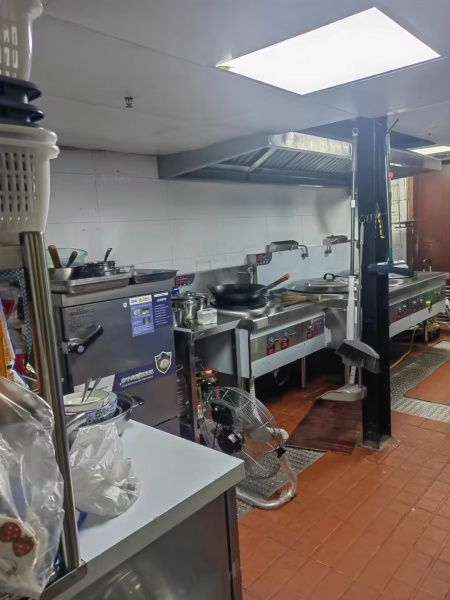 万达广场写字楼下临街全新装修餐饮店优价转让或联营d669 万达广场写字楼下临街全新装修餐饮店优价转让或联营d669