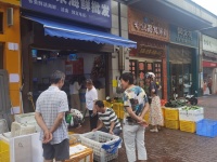 罐子岭地铁口小区出入口日营6k左右生鲜店优价转让Y679