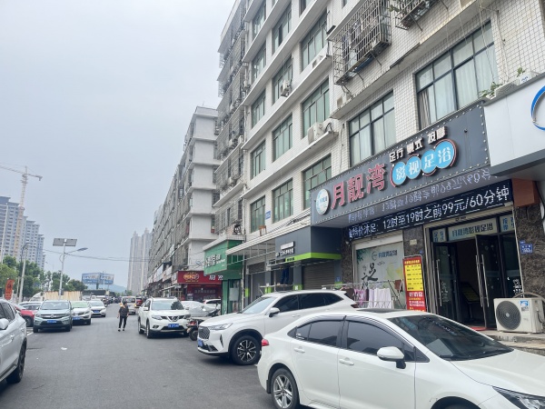 火爆急转!地铁口精装足浴养生店优价转让Y694 火爆急转!地铁口精装足浴养生店优价转让Y694