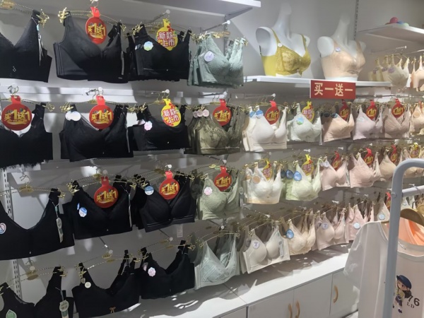 火爆!小区出入口55平店铺 优价转让M6121 火爆!小区出入口55平店铺 优价转让M6121