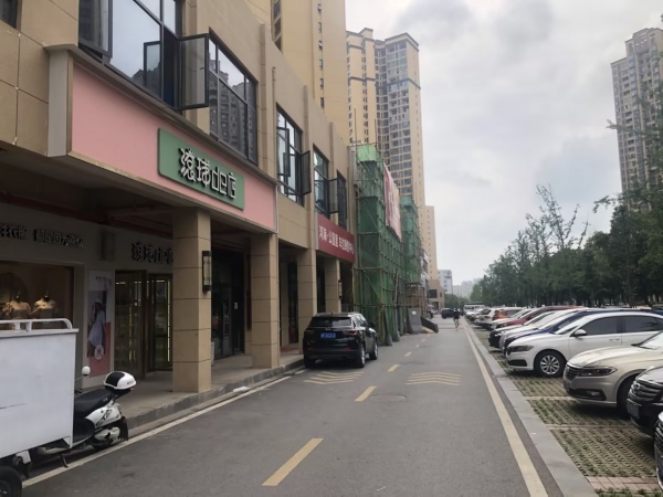 火爆!小区出入口55平店铺 优价转让M6121 火爆!小区出入口55平店铺 优价转让M6121