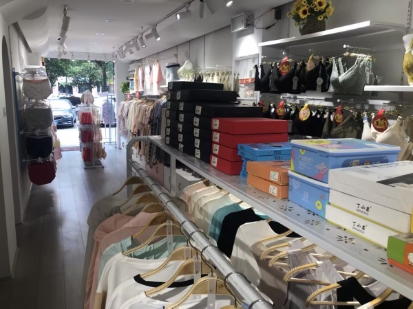 火爆!小区出入口55平店铺 优价转让M6121 火爆!小区出入口55平店铺 优价转让M6121
