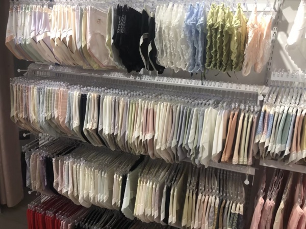 火爆!小区出入口55平店铺 优价转让M6121 火爆!小区出入口55平店铺 优价转让M6121