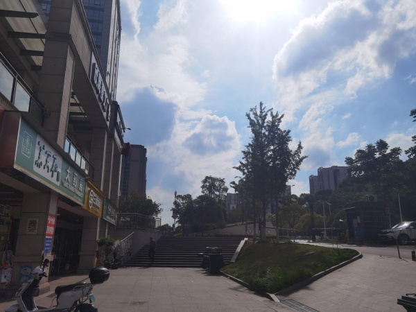 时代阳光大道小区出入口小学旁临街门面优价空转Y6159 时代阳光大道小区出入口小学旁临街门面优价空转Y6159