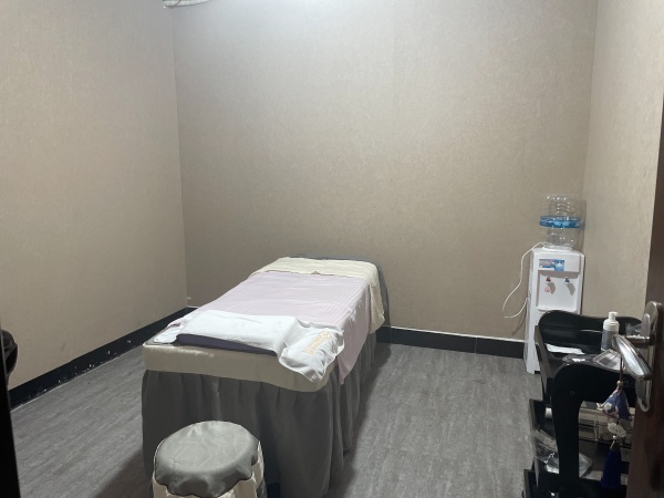 3万急转 岳麓区中医药大学旁美甲美睫店优价转让M6168 3万急转 岳麓区中医药大学旁美甲美睫店优价转让M6168