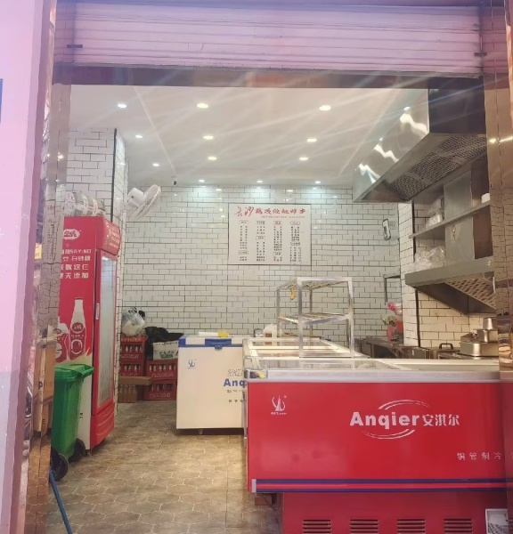 五一广场市中心商业街20平餐饮小吃店优价转让Y6214 五一广场市中心商业街20平餐饮小吃店优价转让Y6214