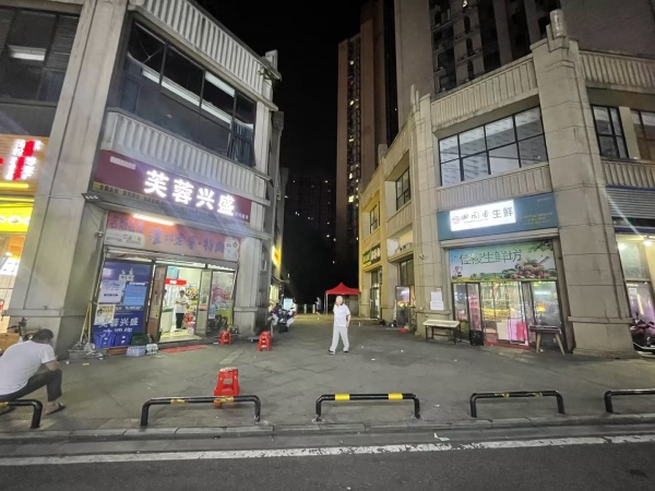 小区出入口DU家日营5k生鲜超市转让(黄金拐角,Y6223 小区出入口DU家日营5k生鲜超市转让(黄金拐角,Y6223