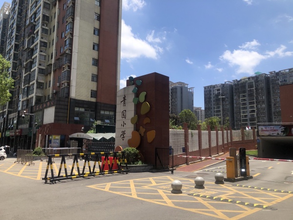 3.8W急转林科大学校小区临街品牌加盟零食店优价转让Y887 3.8W急转林科大学校小区临街品牌加盟零食店优价转让Y887