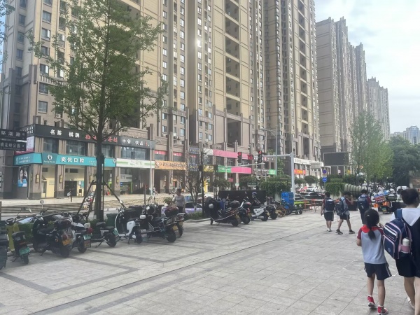 低价转让小区出入口94平好位置生鲜超市Y(可空6252 低价转让小区出入口94平好位置生鲜超市Y(可空6252