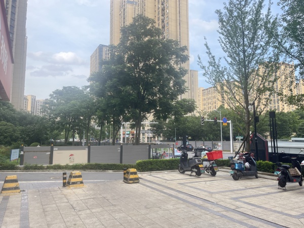 低价转让小区出入口94平好位置生鲜超市Y(可空6252 低价转让小区出入口94平好位置生鲜超市Y(可空6252