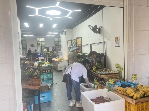 低价转让小区出入口94平好位置生鲜超市Y(可空6252 低价转让小区出入口94平好位置生鲜超市Y(可空6252