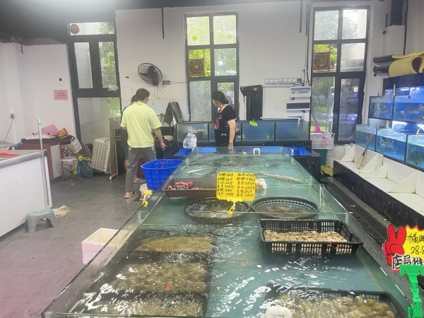 低价转让小区出入口94平好位置生鲜超市Y(可空6252 低价转让小区出入口94平好位置生鲜超市Y(可空6252