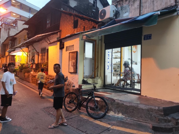 已转)南门口长郡中学50平小吃店空转D6257 已转)南门口长郡中学50平小吃店空转D6257