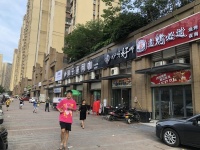 急转急转急急大型社区临街75平餐饮粉面夜宵店低价转让Y6261