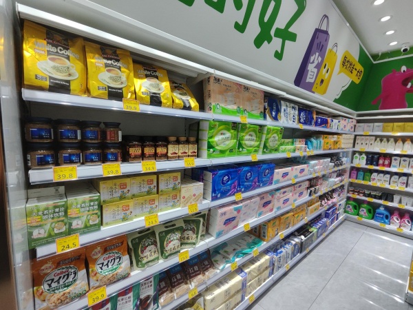 凤凰城小区正门口80平店铺(整转12万,空转3万)M757 凤凰城小区正门口80平店铺(整转12万,空转3万)M757