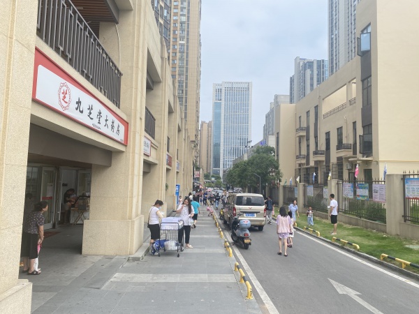 高档小区与写字楼幼儿园配套商业街小吃卤菜店转让Y6132 高档小区与写字楼幼儿园配套商业街小吃卤菜店转让Y6132