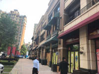 雨花区W人小区出入口150平门面直租（无行业限制）Y777