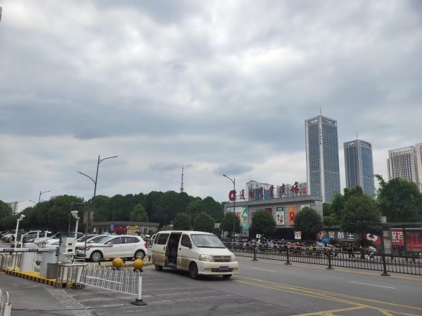 火爆!星沙小区头铺临街卤味店低价转让Y788 火爆!星沙小区头铺临街卤味店低价转让Y788