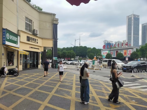火爆!星沙小区头铺临街卤味店低价转让Y788 火爆!星沙小区头铺临街卤味店低价转让Y788