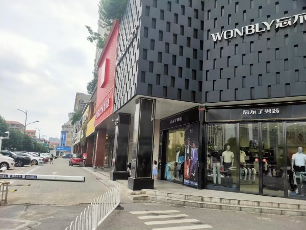 火爆!星沙小区头铺临街卤味店低价转让Y788 火爆!星沙小区头铺临街卤味店低价转让Y788