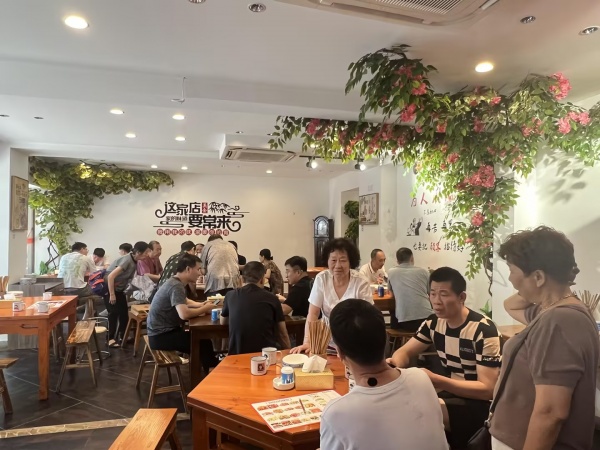 直租 直租无需转让费客流极大火车站电脑城旁320平餐饮门店Y792 直租 直租无需转让费客流极大火车站电脑城旁320平餐饮门店Y792