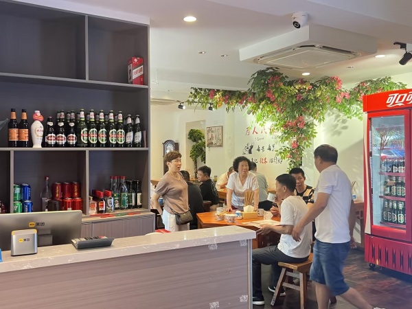 直租 直租无需转让费客流极大火车站电脑城旁320平餐饮门店Y792 直租 直租无需转让费客流极大火车站电脑城旁320平餐饮门店Y792