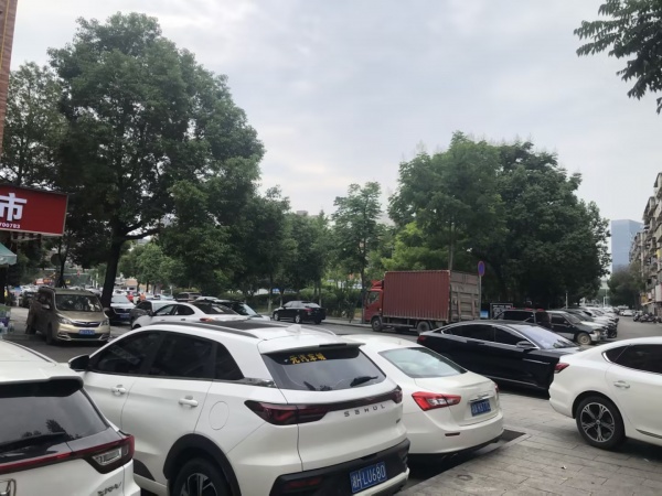 1.68急转可谈开福区月湖大型小区两年临街餐饮店7127 1.68急转可谈开福区月湖大型小区两年临街餐饮店7127