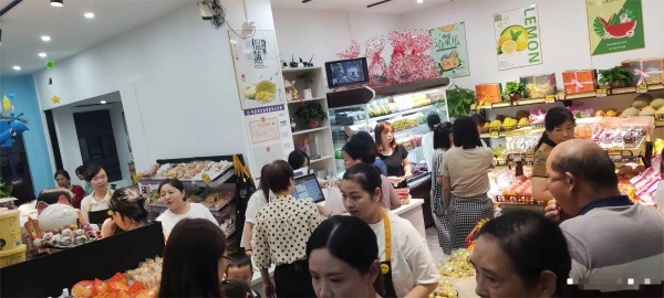 火爆!开福区大型成熟社区日营业额5千水果零食店低价转让M7151 火爆!开福区大型成熟社区日营业额5千水果零食店低价转让M7151