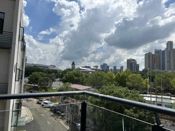 涉外经济学院对面新出来的门面出租D7162 涉外经济学院对面新出来的门面出租D7162