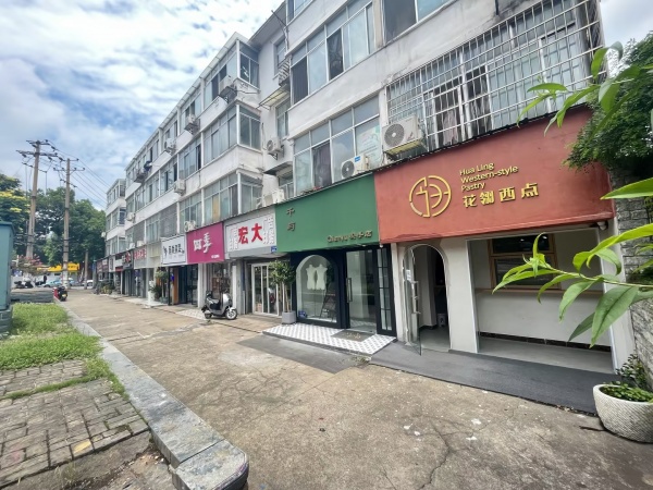十字路口临街烘焙蛋糕店见钱就转(可空转)M7164 十字路口临街烘焙蛋糕店见钱就转(可空转)M7164