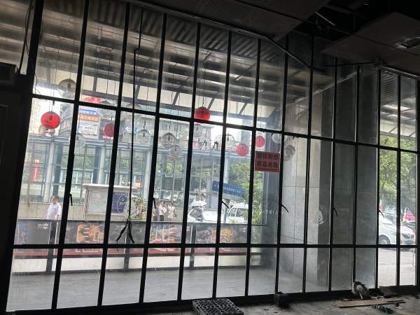 (已租)房东直租 180平人客流五一广场地铁口临街毛坯门面Y7219 (已租)房东直租 180平人客流五一广场地铁口临街毛坯门面Y7219