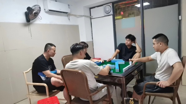 雨花区大型安置小区临街一楼棋牌门面低价转让M7231 雨花区大型安置小区临街一楼棋牌门面低价转让M7231