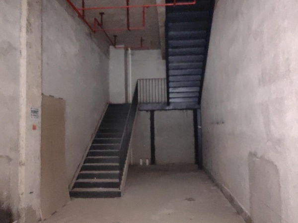 直租 九年制学校旁成熟小区大门口临街(价格可谈)M803 直租 九年制学校旁成熟小区大门口临街(价格可谈)M803