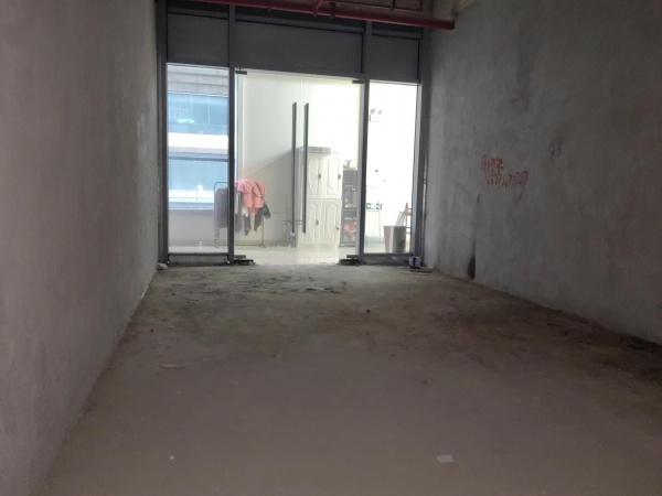 直租 九年制学校旁成熟小区大门口临街(价格可谈)M803 直租 九年制学校旁成熟小区大门口临街(价格可谈)M803