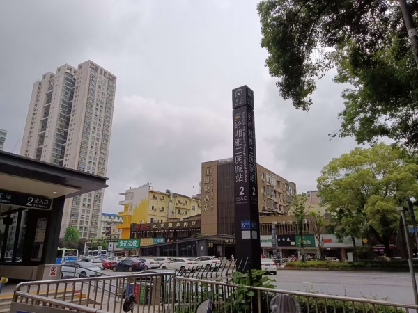 无转让费!窑岭湘雅二医院地铁口临街门面房东直租G809 无转让费!窑岭湘雅二医院地铁口临街门面房东直租G809