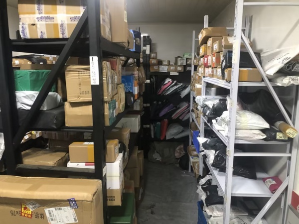 急转 五一广场网红街6w急转兔喜快递低价转让M868 急转 五一广场网红街6w急转兔喜快递低价转让M868